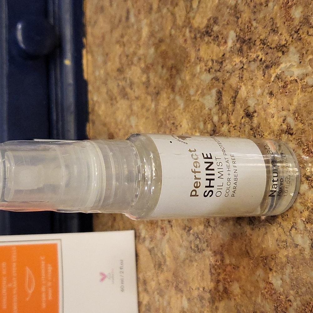 NatureLab Tokyo Perfect Shine Oil Mist